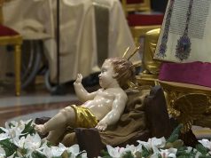 Mesha e parë e Krishtlindjes e Papa Leone XIV, thirrje për dinjitetin njerëzor dhe kritikë ndaj modeleve ekonomike