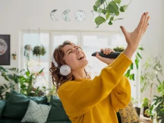 Të këndosh është më e shëndetshme se sa mendoni: studimet zbulojnë përfitime për trurin, zemrën dhe imunitetin