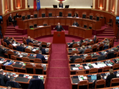 Bordi i paqes/ Ministri Gogu: Shqipëria fiton kur ulet në tryezë, jo pjesë e skenarëve “netflix-ianë”