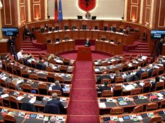 Balla–Bardhit: Ti denoncove nënkryetarin e grupit. Në janar mos flisni për dhunë dhe protestë, shqiptarëve u kujtohet 8 janari 2022