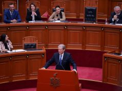 Opozita, karton të kuq për hedhjen e “Bordit të Paqes” në votim/ Berisha në Kuvend: “A jeni gati që Ramaduro t’ia transferojë kompetencat Lubi Ballukut?”