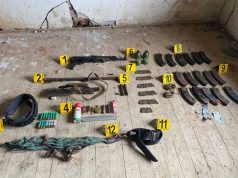 Kosovë/ Policia zbulon armë, municion dhe granata dore në një shtëpi serbësh në Zveçan