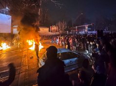 Gati 650 protestues të vrarë në Iran, thotë organizata e të drejtave të njeriut; Khamenei paralajmëron SHBA-në