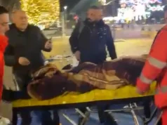 I ra ngrohësja me gaz mbi kokë/ Lapaj dërgohet në Spitalin e Traumës pas protestës: “Dhjetëra forca u sulën mbi ne, Edi Rama mban përgjegjësi”