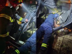 Makina bie nga mbikalimi në Durrës, humb jetën pasgjerja 18-vjeçare, plagoset shoferi dhe dy kalimtarë