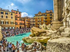 Roma vendos biletë për turistët te Fontana di Trevi nga sot (2 shkurt)
