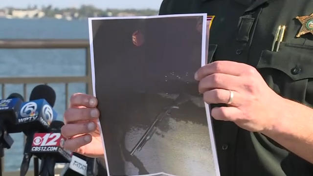 18634373_gun-shooting-fl-img