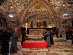 Për herë të parë ekspozohet në publik skeleti i Shën Françeskut të Asizit