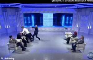 Video/ Plas grushti në “Opinion”, Buzhala tenton të godasë Rexhajn live në studio
