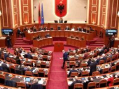 Bardhi: Balluku do të shkojë në burg; Balla kundërpërgjigjet: Je i vetmi kryetar grupi që ka kallëzuar nënkryetarin e vet