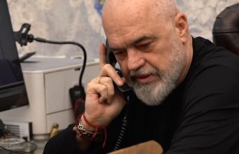 Rama publikon telefonatën me Thaçin nga Haga: “Lirinë e kam fituar përjetë”