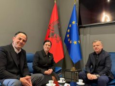 Balla vlerëson investimin e çiftit shqiptar të cilët kanë ngritur një fermë blegtorale në Përmet