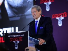 Berisha nga protesta, thirrje Hagës: Të pafajshëm ish-udhëheqësit e Kosovës