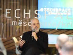 Kryeministrit i dhimbset ish-drejtoresha e AKSHI-t: “Nënë e vetme, po kalon një kalvar”