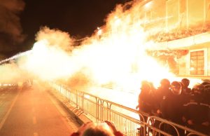 Gogu reagon ndaj protestës së opozitës: Qytetarët nuk duan zjarr e flakë, Shqipëria nuk ndalet