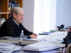 Sali Berisha: “I futën molotovët fëmijës në çantën e shkollës dhe e arrestuan”