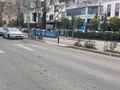 7-vjeçari u përplas nga dy makina. Policia arrestohen dy drejtuesit e mjeteve