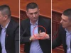 “Ma ka dhënë Rama, kur të ma jepni ju do ta mbaj”/ Mickoski i dhuron flamurin deputetit shqiptar në Kuvend