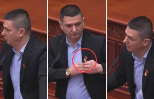 “Ma ka dhënë Rama, kur të ma jepni ju do ta mbaj”/ Mickoski i dhuron flamurin deputetit shqiptar në Kuvend
