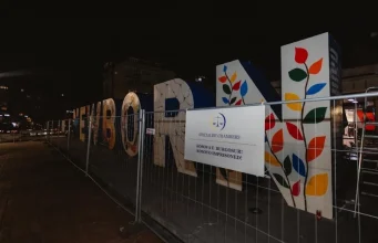 “Burgoset” simbolikisht monumenti i Pavarësisë në Kosovë. Fisnik Ismaili zbulon mesazhin këtë vit