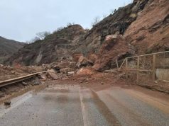 Rrëshqitje masive gurësh bllokojnë aksin Librazhd–Prrenjas, qindra qytetarë të izoluar