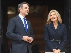 Gruaja e kryeministrit grek aksidentohet në Itali, operohet me urgjencë në Athinë