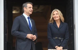 Gruaja e kryeministrit grek aksidentohet në Itali, operohet me urgjencë në Athinë