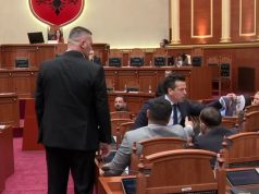 Bllokoi punën e seancës, PS kërkon përjashtimin e Agron Shehajt me 20 ditë nga Kuvendi