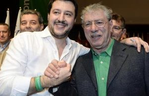 Ndërron jetë themeluesi i Lega Nord, Umberto Bossi