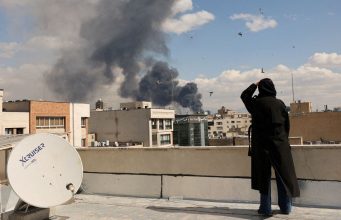 Izraeli dhe Irani nisin valë të re sulmesh, SHBA konfirmon viktimat e para ushtarake