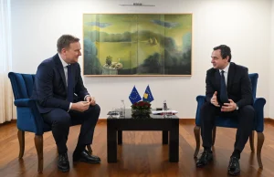 Kurti pranon kërkesën e BE: Leje qëndrimi për serbët pa dokumente në Kosovë