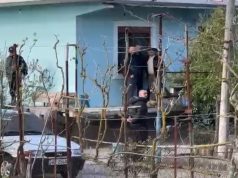 Vrasje brenda familjes në Roskovec/ 80-vjeçari qëllon gruan dhe më pas veten, policia kishte ndërhyrë 4 ditë më parë