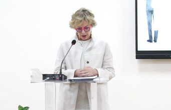 Largohet nga qeveria Evis Sala/ Ministrja e Shëndetësisë i dorëzon dorëheqjen Ramës, zbulohet arsyeja