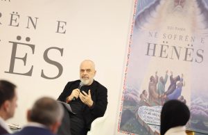 Rama promovon librin “Në Sofrën e Hënës”: Iftari është moment bashkimi përtej besimeve