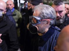 Berisha rikthehet në protestë pas lëndimit, tensionet vijojnë