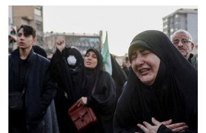 Iran i përçarë pas vdekjes së Khameneit: mes lotëve dhe festimeve