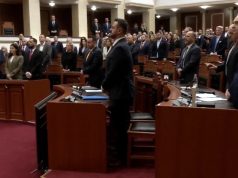 Epopeja e UÇK/ Kuvendi mban një minutë heshtje për Adem Jasharin, me kërkesë të kryetarit të Grupit Parlamentar të PS, Taulant Balla