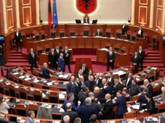 Burrat e PD i “mbrojnë nderin” koleges, Balla sqaron se numri 0900 është për të marrë informacione ne BE