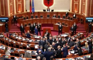 Sekretariati i Etikës përjashton Bardhin dhe Balliun nga Kuvendi për 10 ditë