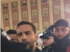 Tirana nuk gjen qetësi as të dielën në mbrëmje. Përplasje mes policisë dhe mbështetësve të Adriatik Lapaj përpara Kryeministrisë