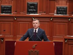 Balla i përgjigjet Blushit për akuzat ndaj diplomatit Ferit Hoxha: Sulmet ndaj ambasadorit janë personale