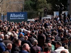 PD ikën “me bisht ndër shalë”? Mbyllet seanca dhe shpërndahen protestuesit. Më 22 mars protesta e radhës
