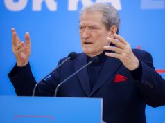 Berisha akuza ndaj Ballukut: Po kërkon shtetësi në vende të tjera, përfshi Serbinë. Thirrje ndërkombëtarëve të mos pranojnë kërkesën e saj për pasaportë