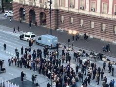 “Fati i keq për krushqit”…Balla ironizon protestën e opozitës