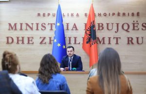 Deri në 10 mijë € grant! Qeveria hap ‘thesin’ për fermerët e rinj, dyfishohet mbështetja për bletarinë (Synimi për 1 mln koshere)