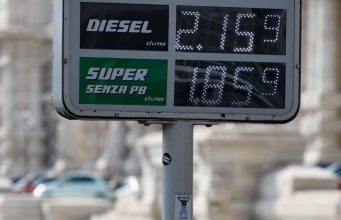 Itali, qeveria ul çmimin e karburantit me 25 cent/litër. Nafta në rekordin më të lartë që nga 2022, por Europa paguan edhe më shtrenjtë