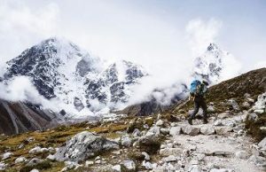 Skandal në Everest, guidat nën akuzë se helmuan alpinistë për sigurime. 32 persona të akuzuar në Nepal