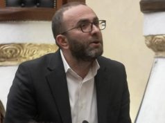 Përplasje në Kuvend: Bardhi kundërpërgjigjet Ballës – “Na përjashtuat, s’na dhatë listën e ligjeve!”