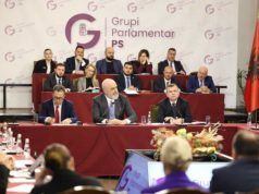 Rama mbledh qeverinë dhe deputetët. Japin llogari Dhuka dhe Hoxha