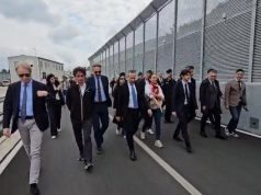 Deputetët e Melonit zbarkojnë në Gjadër! “Kampi funksionon normalisht”